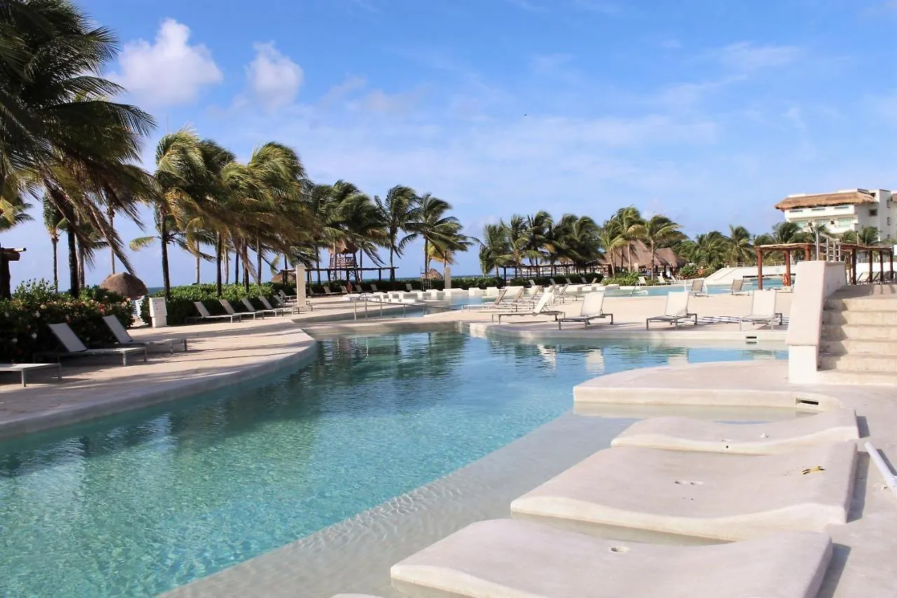 Bluebay Grand Esmeralda El Marlyn Azul